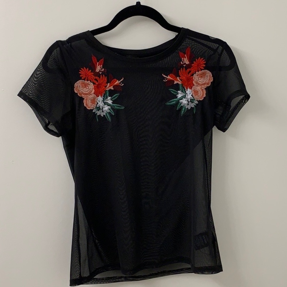 Seven Sisters Floral Mesh Tee Size M